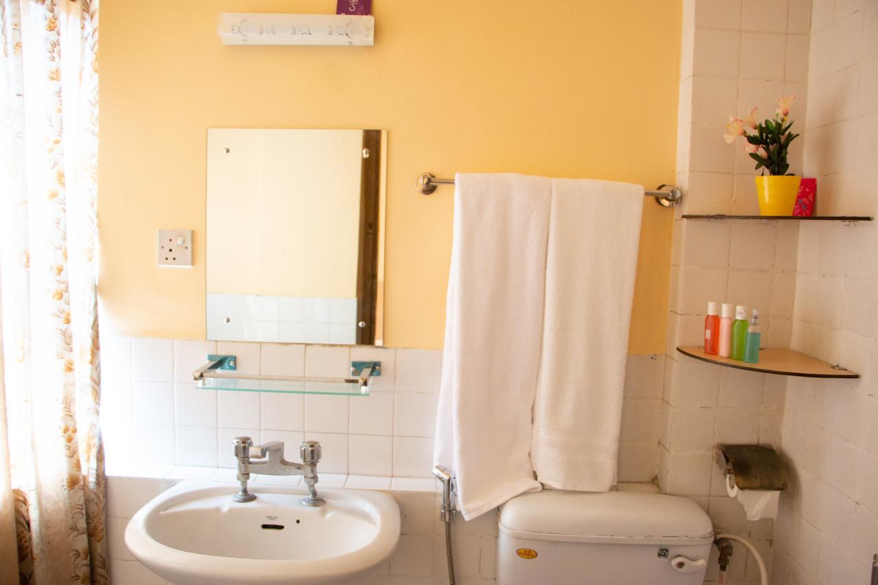 Hotel Lapha Катманду Екстериор снимка